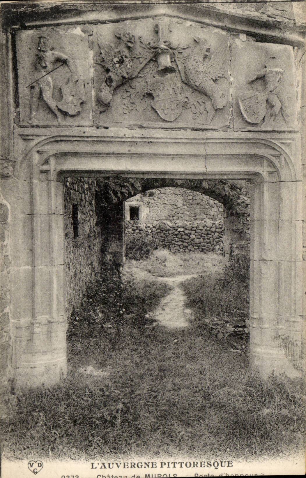 Château de MUIROLS — Porte d'honneur — L'Auvergne pittoresque