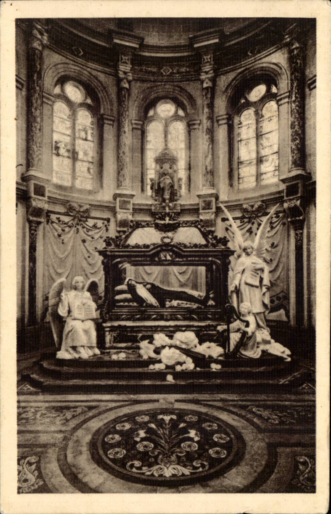 CPA Chapelle et chasse de Sainte Therese de l'enfant Jesus au Carmel de lisieux