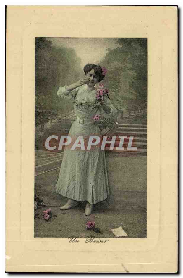 Une Dame avec des roses — 'Un Baiser' — éditeur non visible