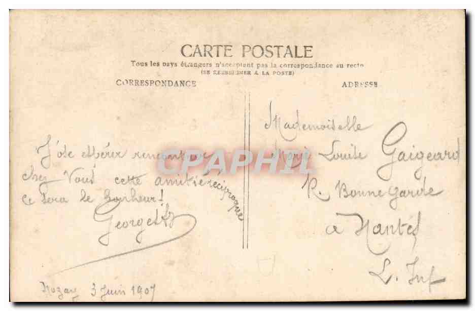 Mujer al lado de la mesa — texto de La Bruyère — editor Croise, n° 393 — Reverso