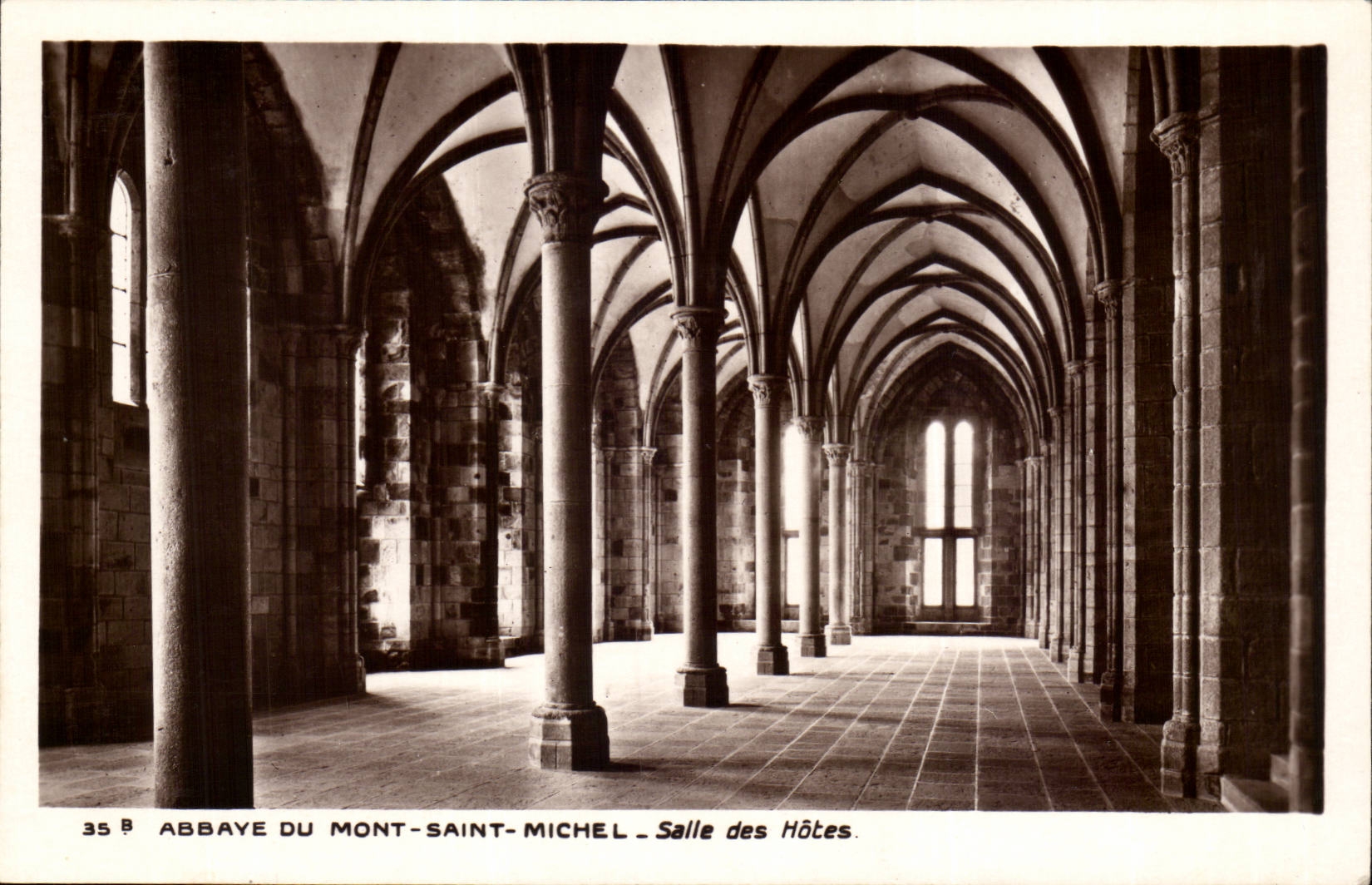 Abbaye du Mont-Saint-Michel — Salle des Hôtes — Édition des Monuments Historiques