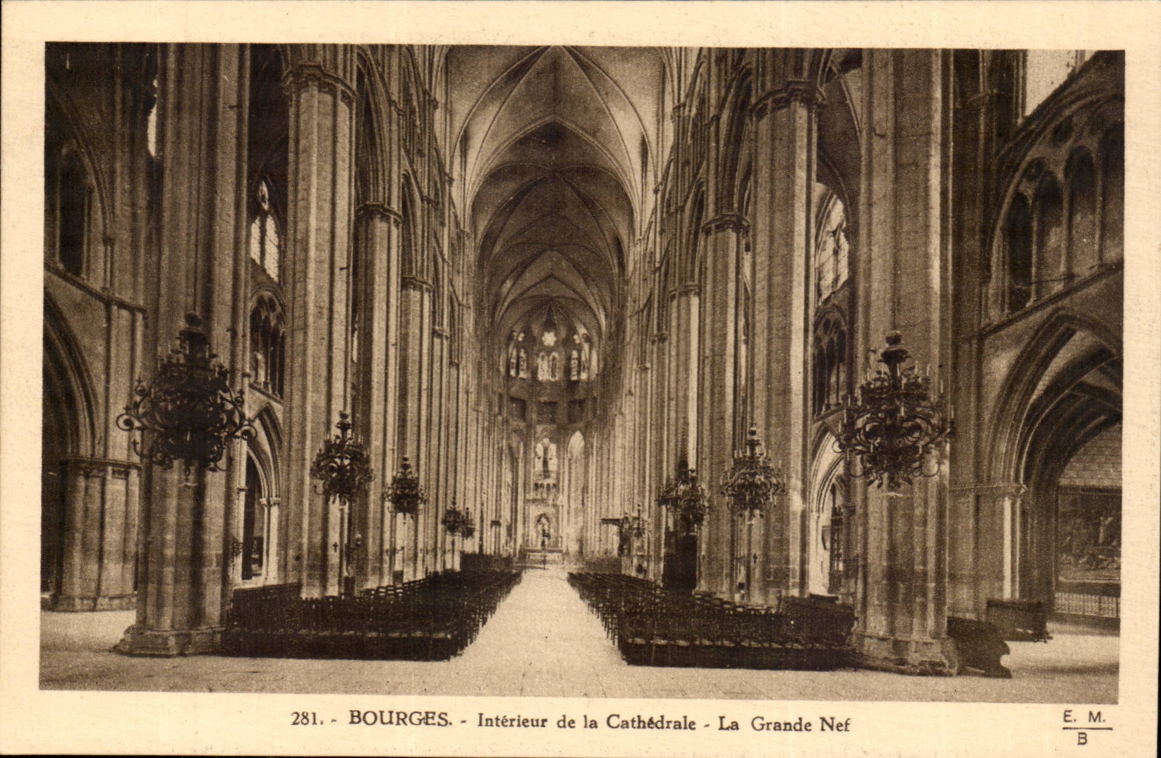 Bourges - Intérieur de la Cathédrale - La Grande Nef — E. M. B, n° 281