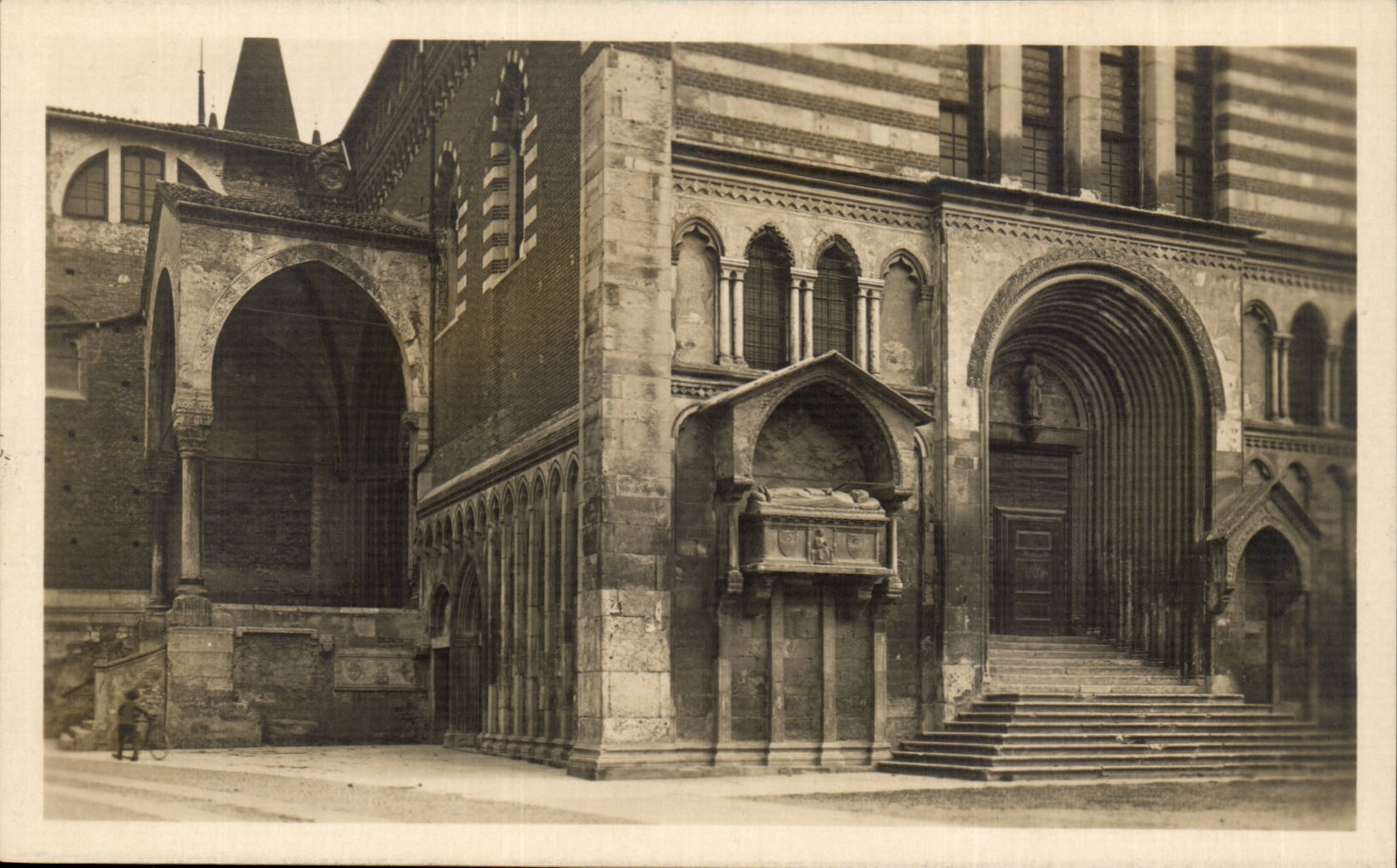 ITalie Italia Verona CPA chiesa di S FErmo Maggiore Dettaglio della Facciata