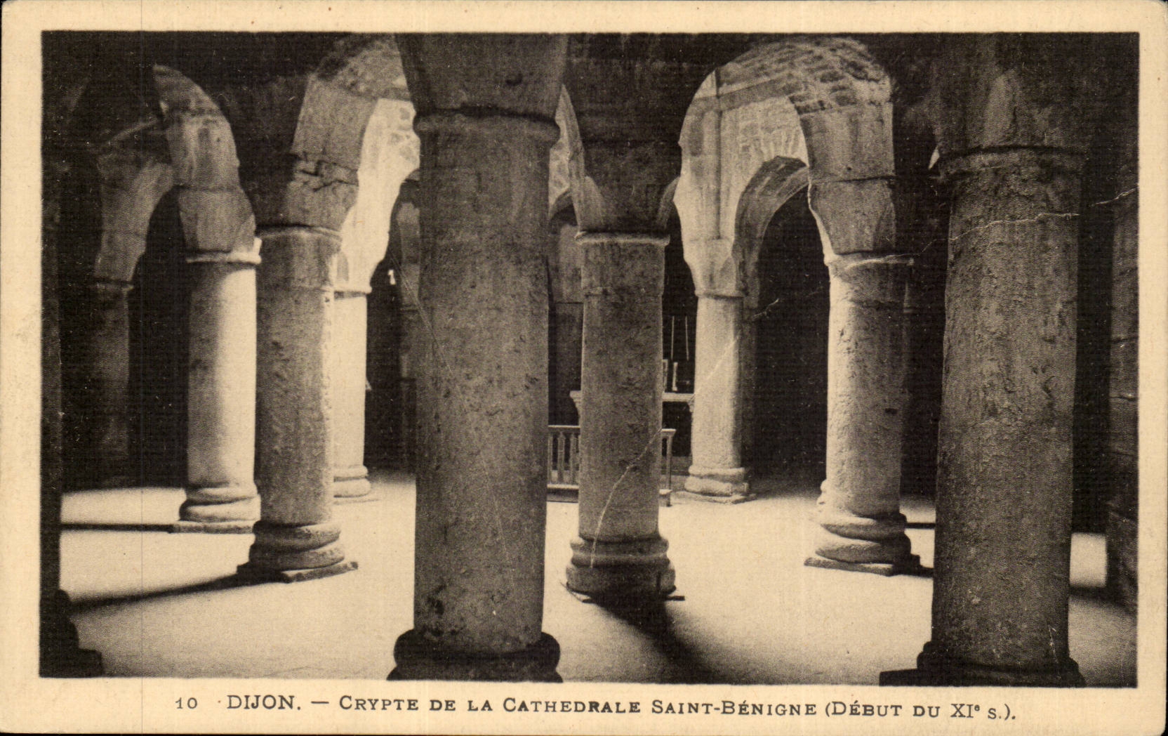 Dijon CPA Crypte de la cathedrale Saint Benigne (debut 11eme)