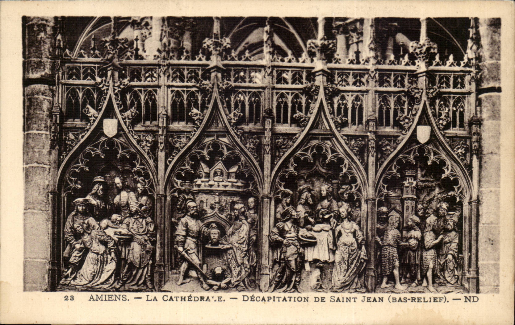 Amiens CPA La cathedrale Decapitation de Saint Jean (bas relief)