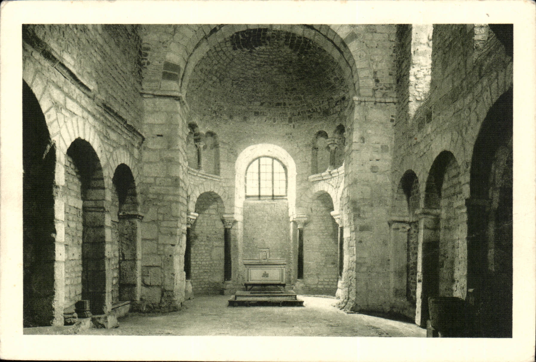Cathédrale du Puy — Baptistère Saint-Jean — Héliogravure M. Lestivier - Lyon