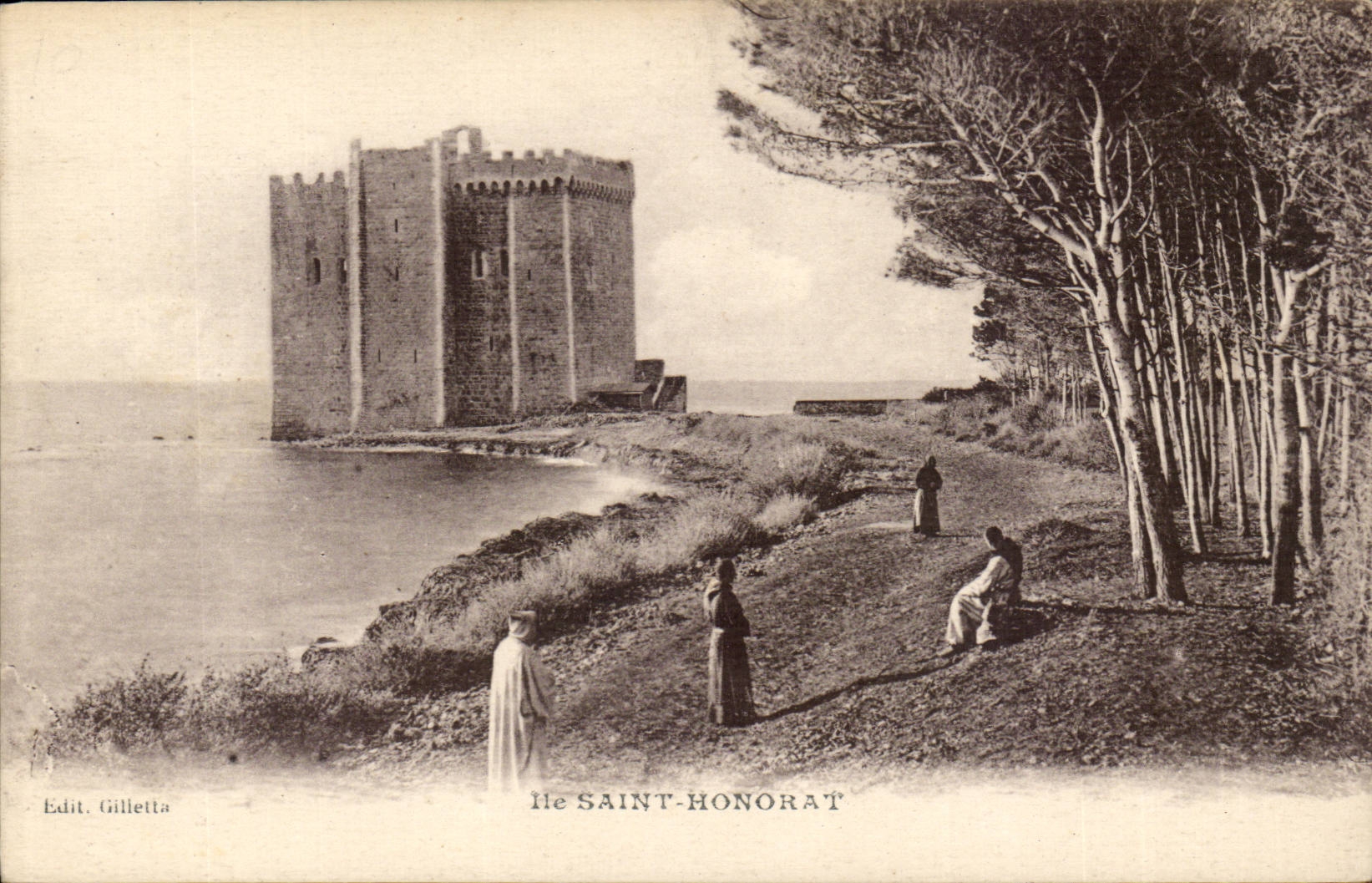 CPA ile Saint Honorat (moines)