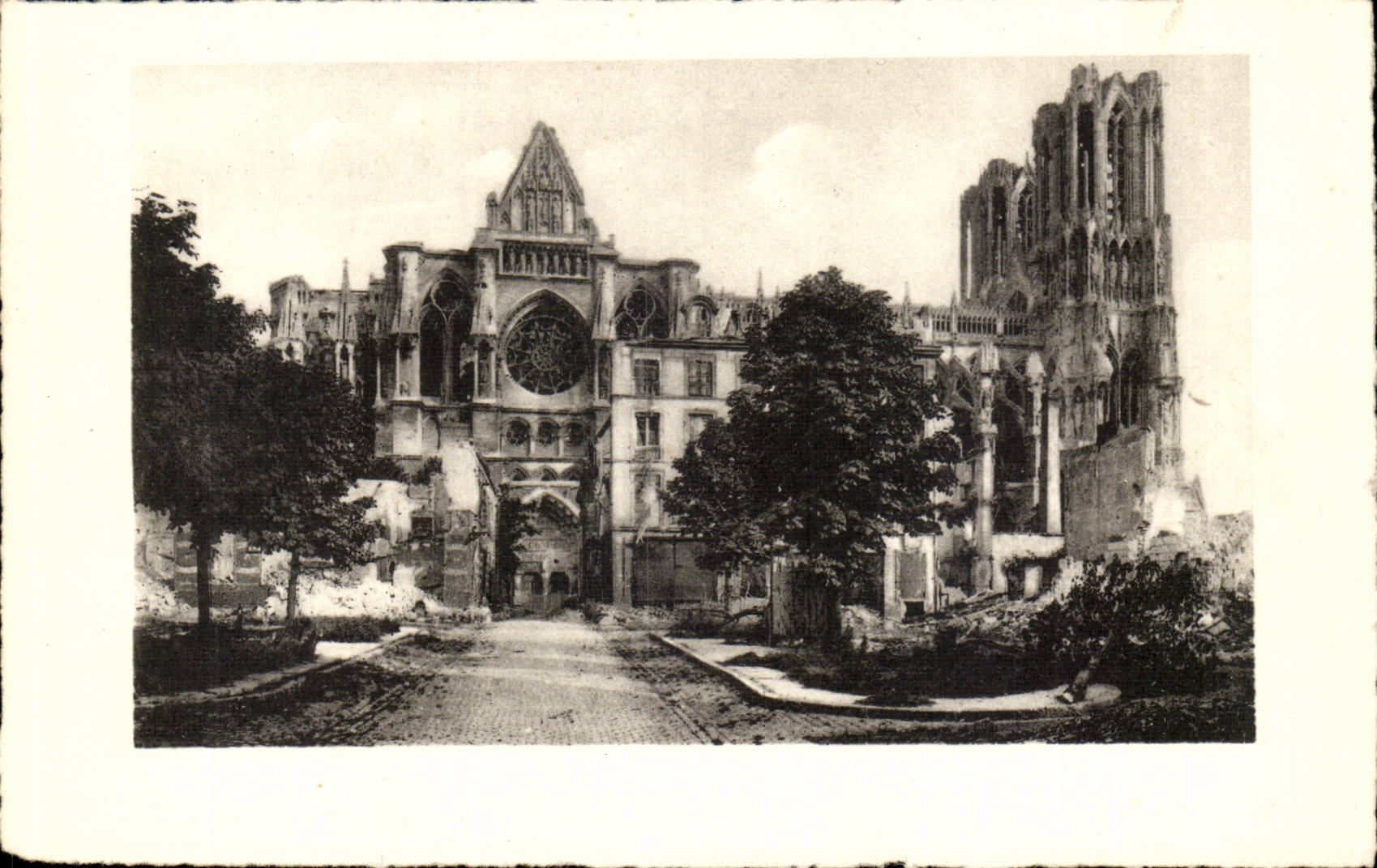 Moulins CPA Cathedrale