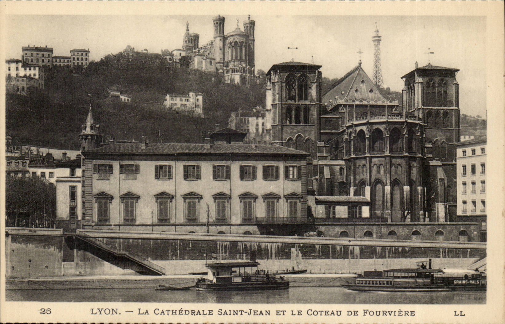LYON — La Cathédrale Saint-Jean et le Coteau de Fourvière — LL