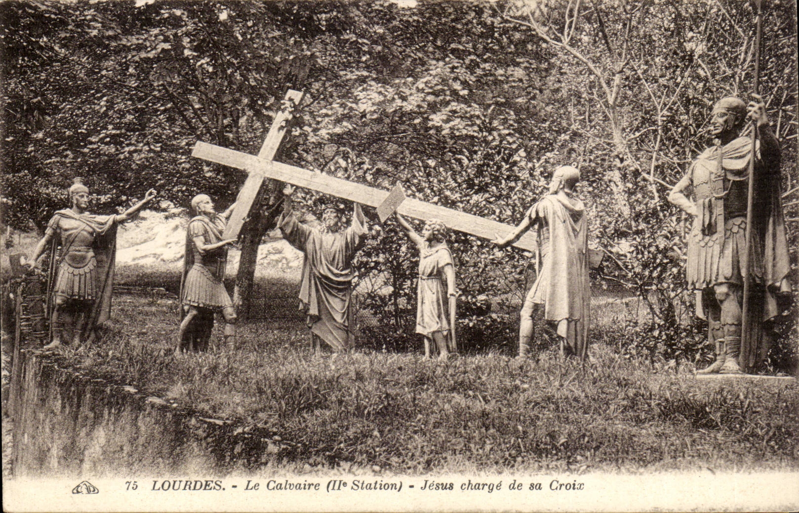 Lourdes CPA Le calvaire Jesus cahrge de sa croix