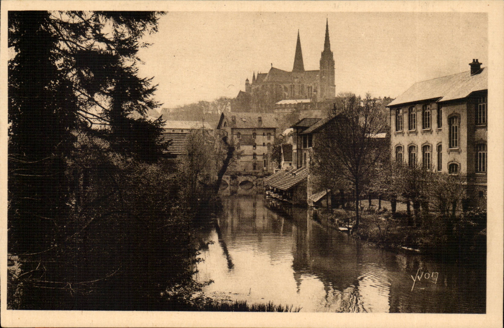 Chartres CPA L'Erure et la cathedrale