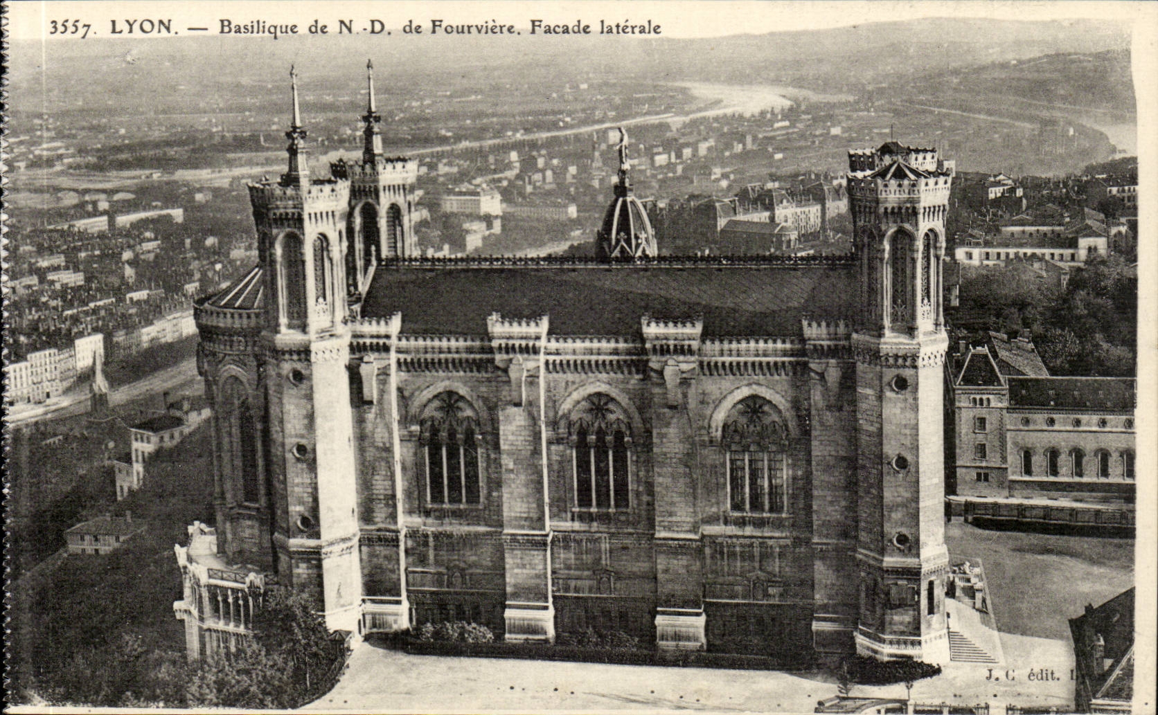 Lyon CPA Basilique de Notre DAme de Fourviere Facade laterale