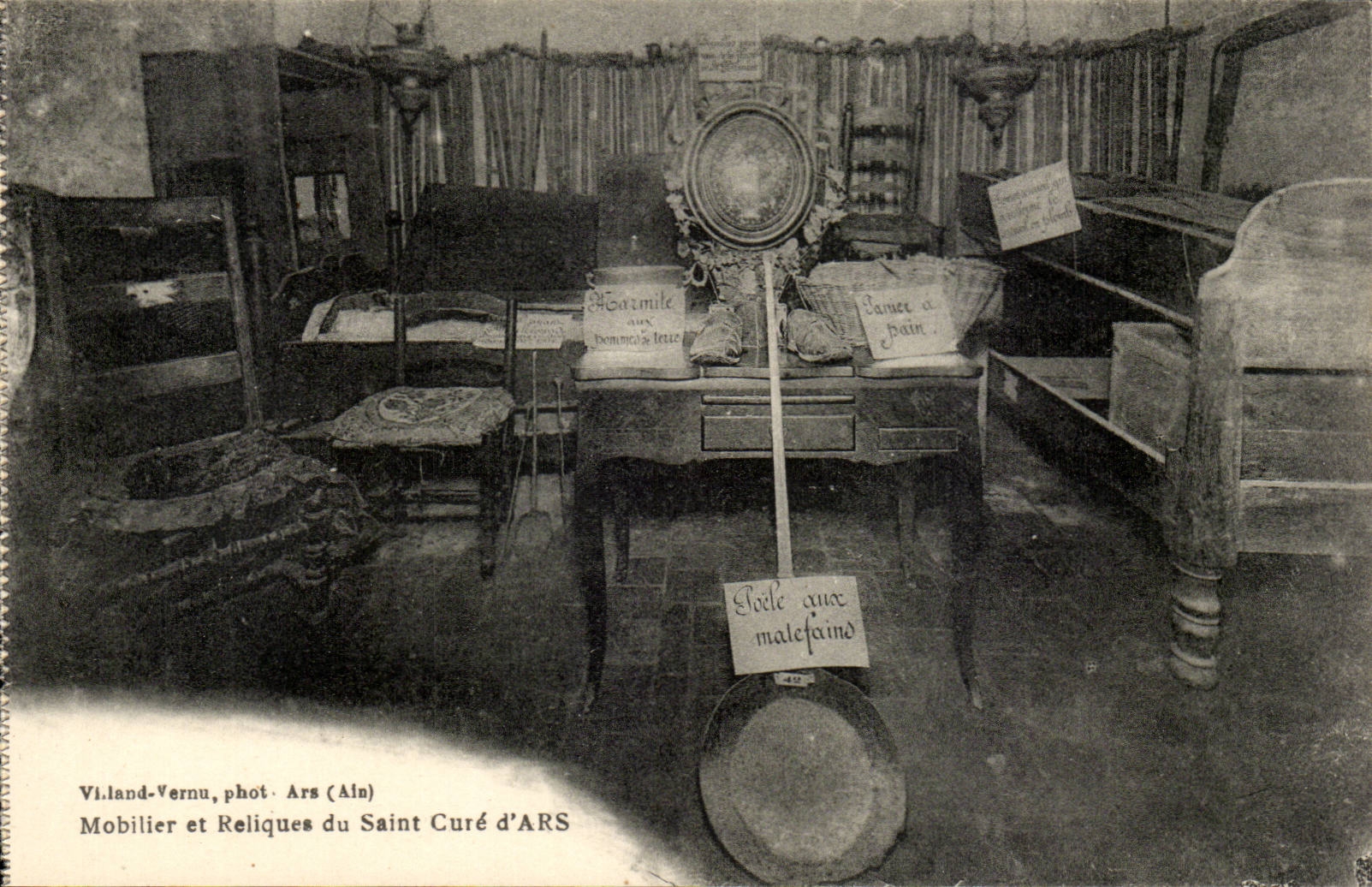 Mobilier et Reliques du Saint Curé d'ARS — Viland-Vernu, phot. Ars (Ain)