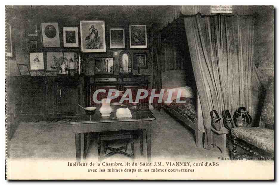 Intérieur de la Chambre, lit du Saint J.M. VIANNEY, enré d'ARS — Villands-Vérou, Ain