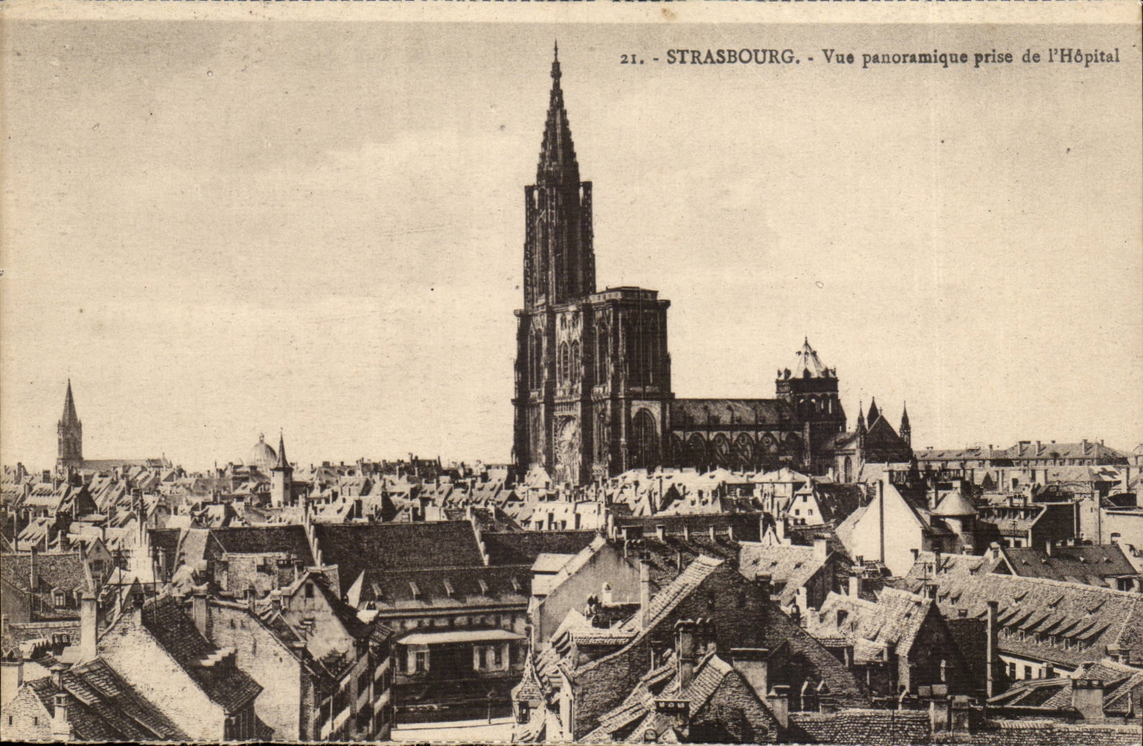 Strasbourg - Vue panoramique prise de l'Hôpital — Éditeur Pap. de la Cathédrale, Strasbourg, n°21