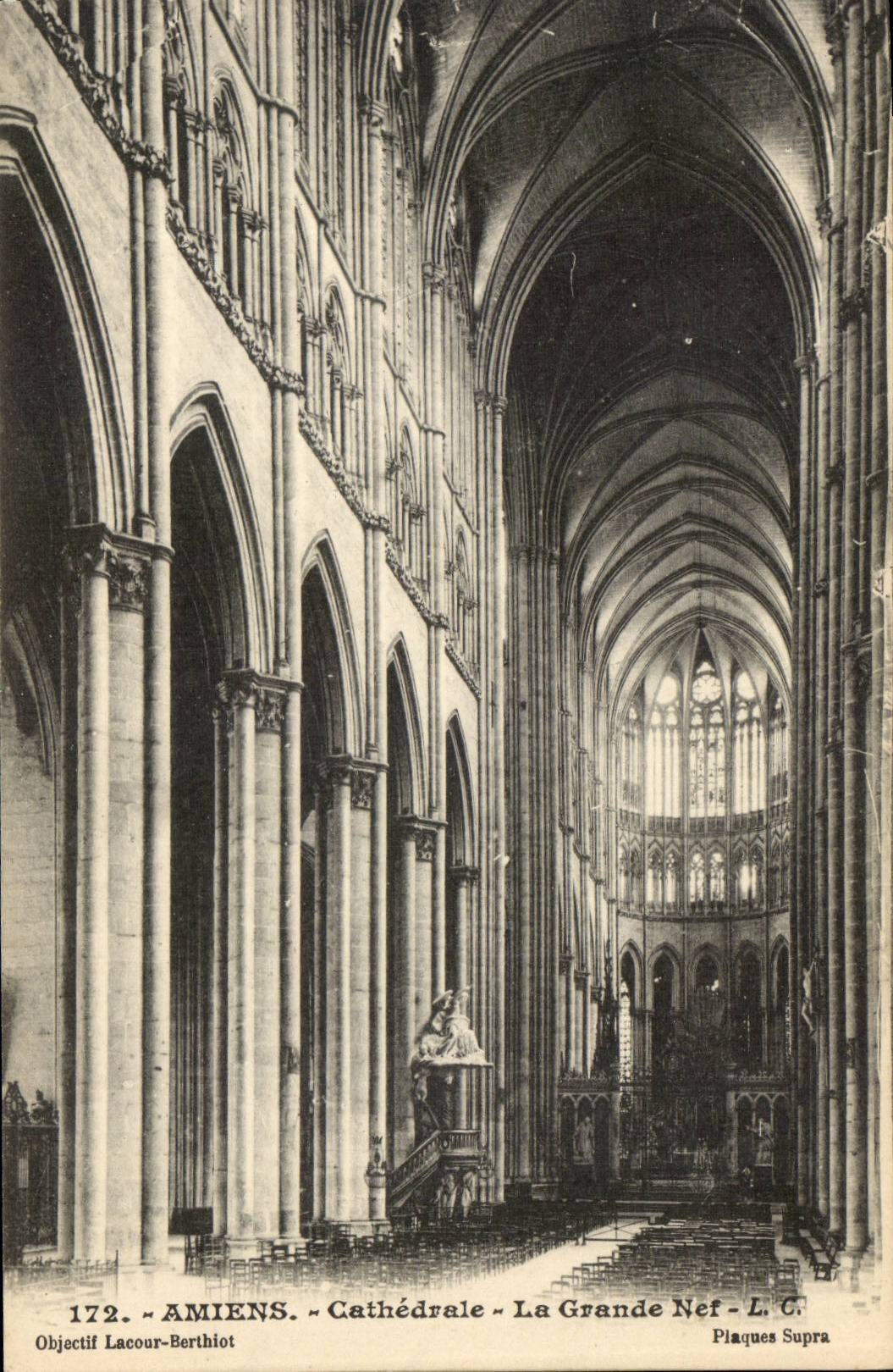 amiens CPA Cathedrale La grande nef