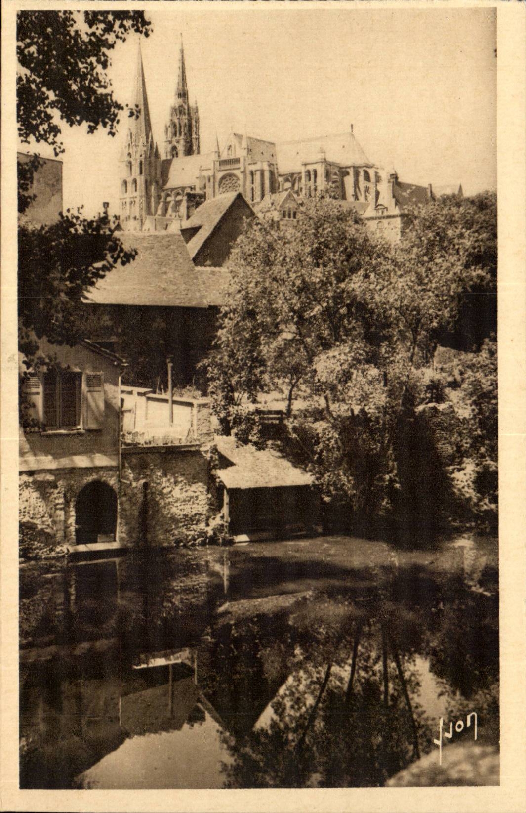 Chartres (Eure-et-Loir) — Les rives de l'Eure et la Cathédrale — Les Éditions d'Art YV.19