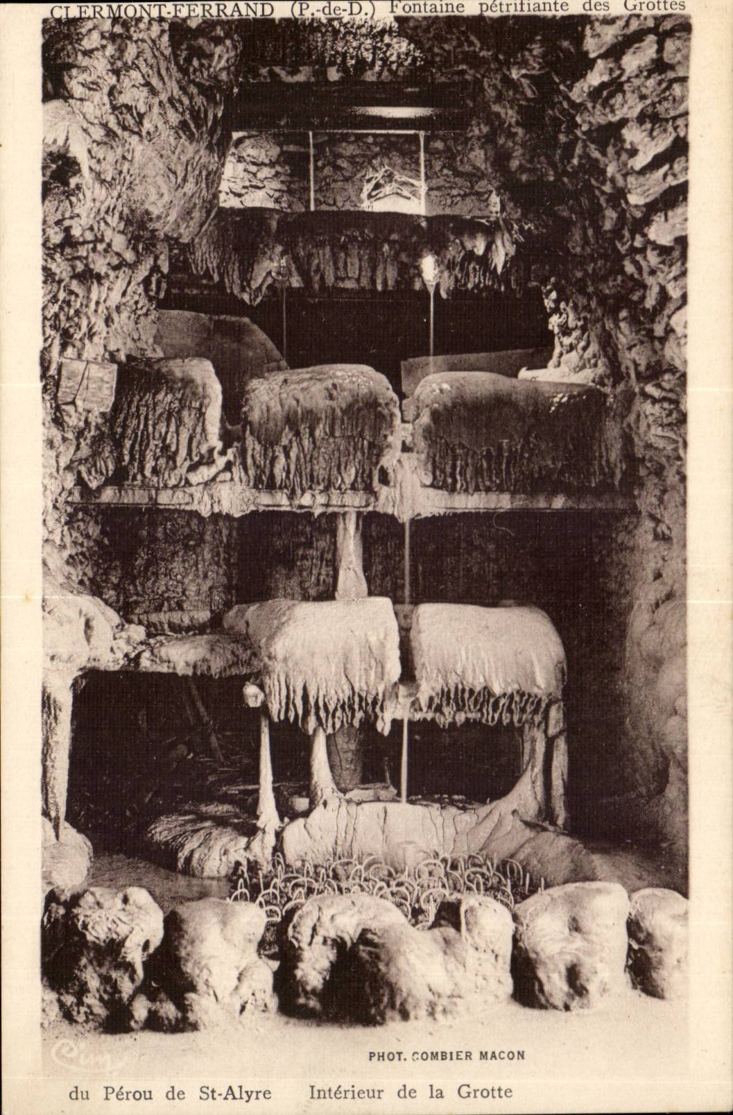 Clermont Ferrand CPA Fontaine petrifiante des grottes du Perou de St Alyre Interieur de la grotte