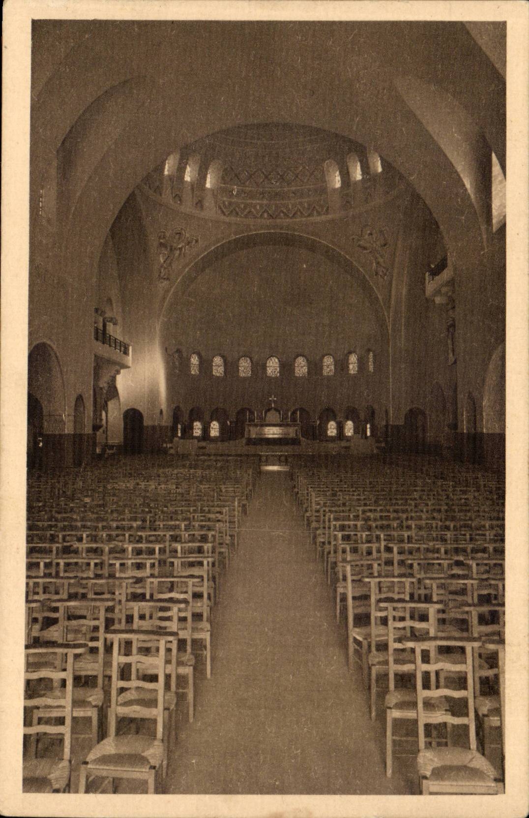 Dijon CPA SAnctuaire Diocesain du Sacre Coeur Grande nef
