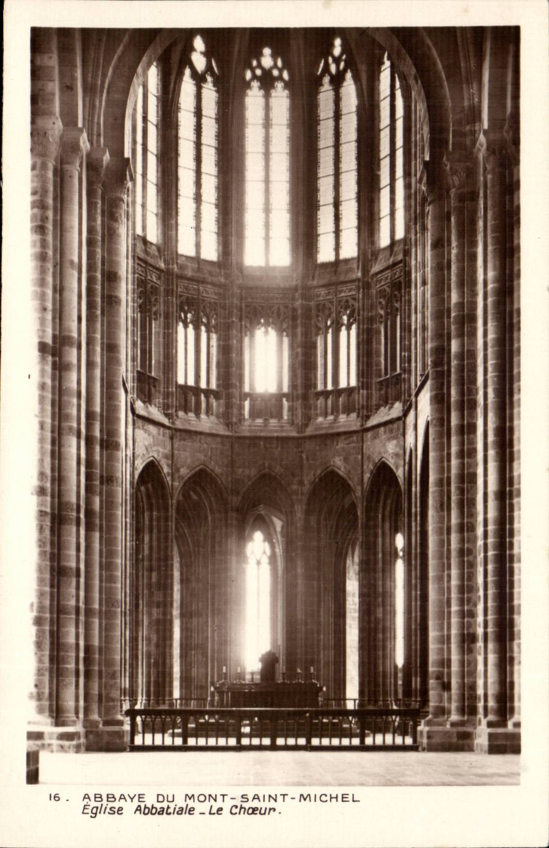 CPA Abbaye du Mont Saint Michel Eglise abbatiale Le choeur