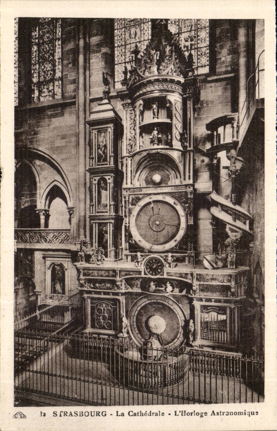 Strasbourg CPA La cathedrale Horloge astronomique