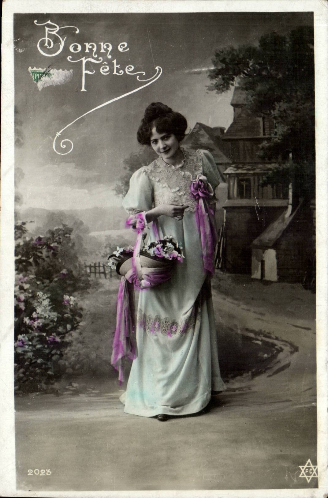 Donna in abito di stile 1920 — Buon compleanno — Editore EPICHEX, n° 2026
