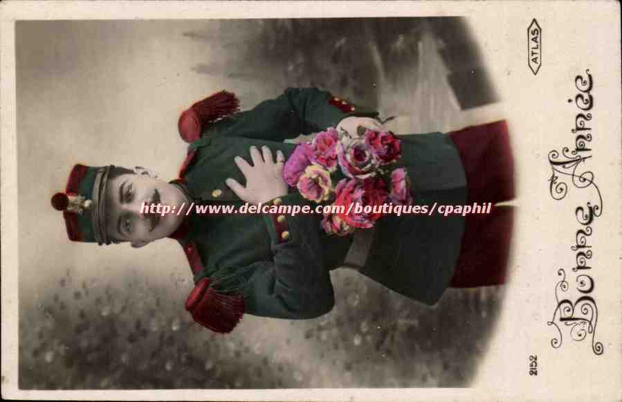 Soldat en uniforme — tenant un bouquet de roses — éditeur ATLAS, n° 2152