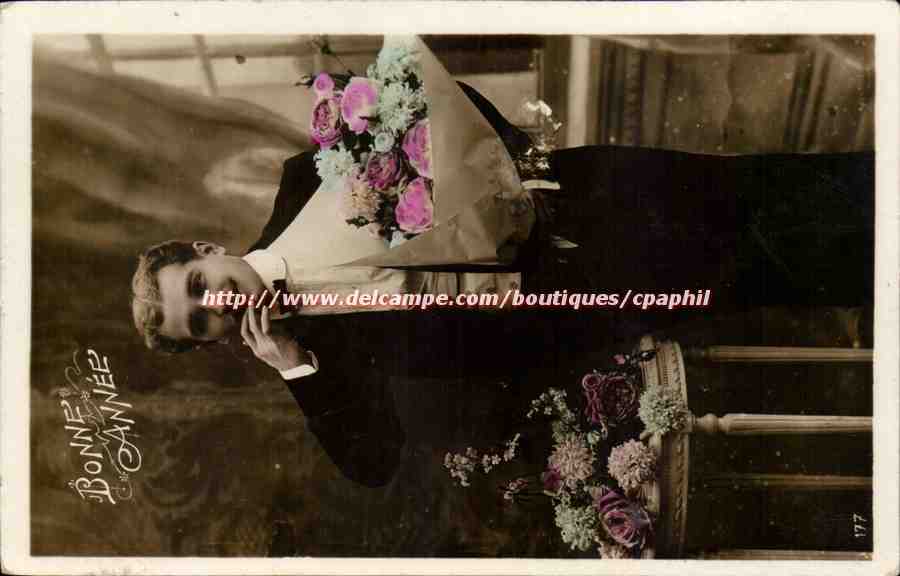 Homme en costume tenant un bouquet — Bonne Année — Delcampe n°177