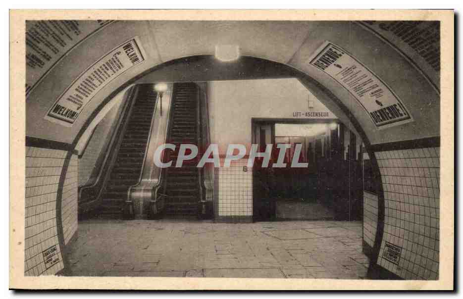 Belgique Belgie CPA Anvers Tunnel pour petions sous l'Escaut vue sur l'escalier roulatnet ascenseur (100 personnes)