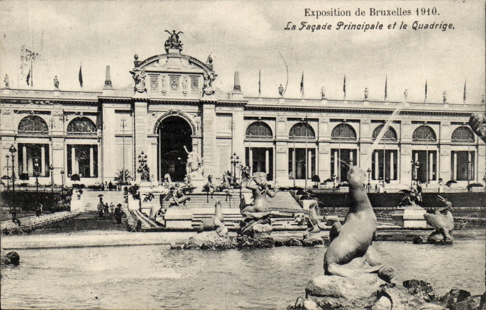 Belgie Belgique CPA Exposition de Bruxelles 1910 La facade principale et le Quadrige
