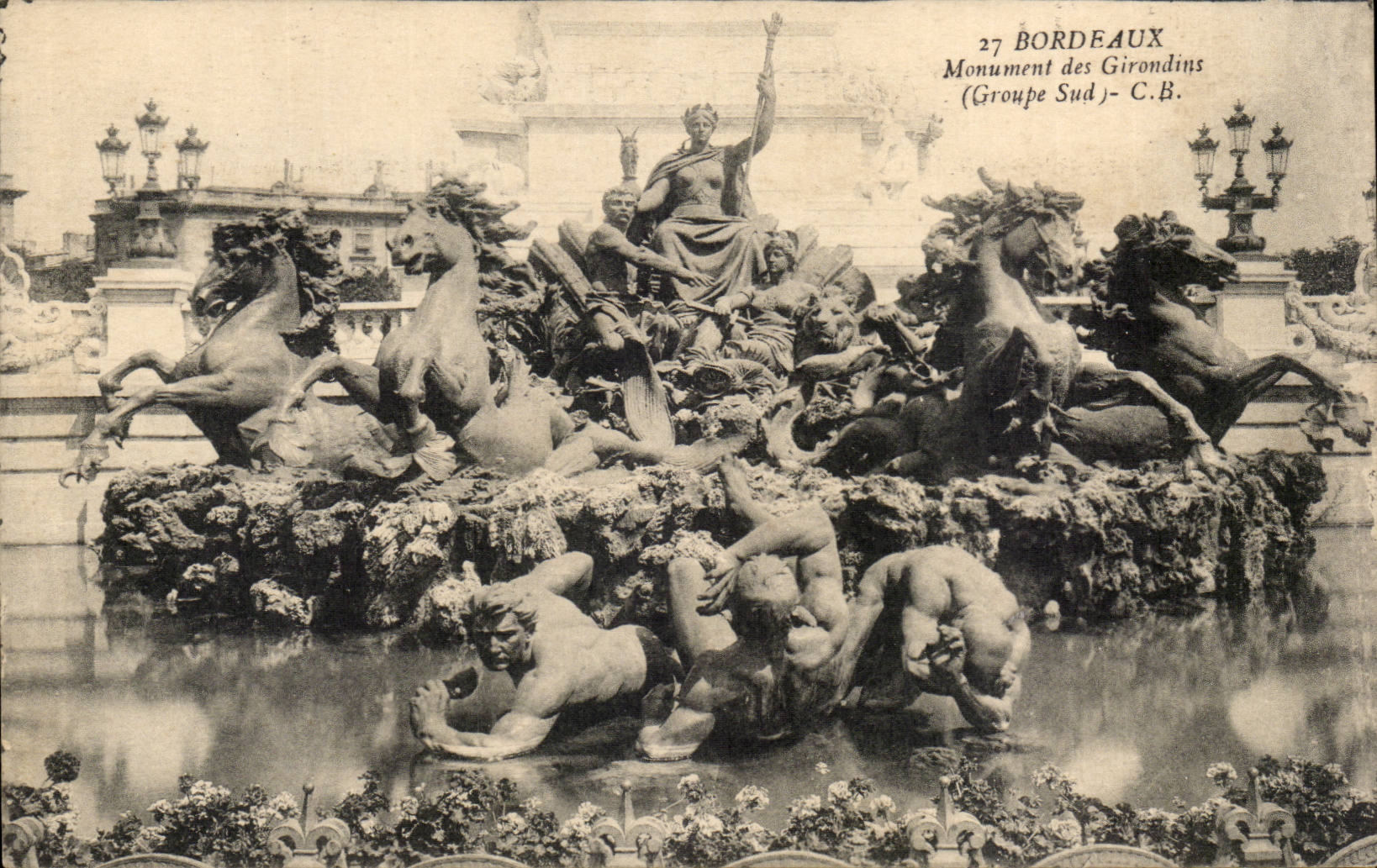 Bordeaux CPA Monument des Girondins (groupe sud)
