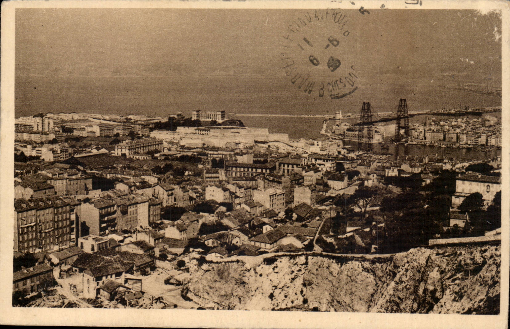 Marseille CPA Vue generale sur la ville et les bassins prise de ND de la Garde