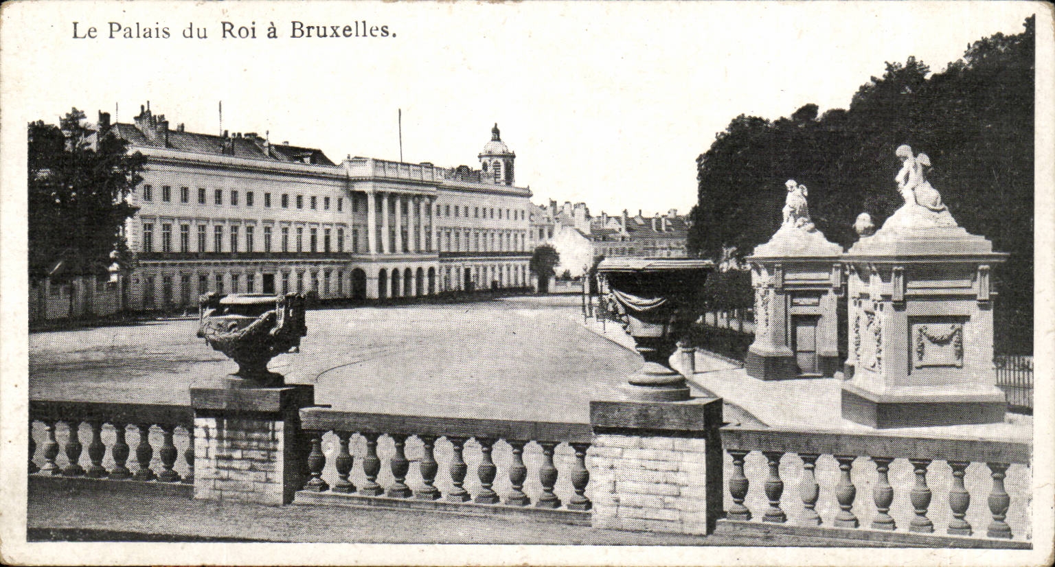 Belgie Belgique CPA Le palais du roi a Bruxelles