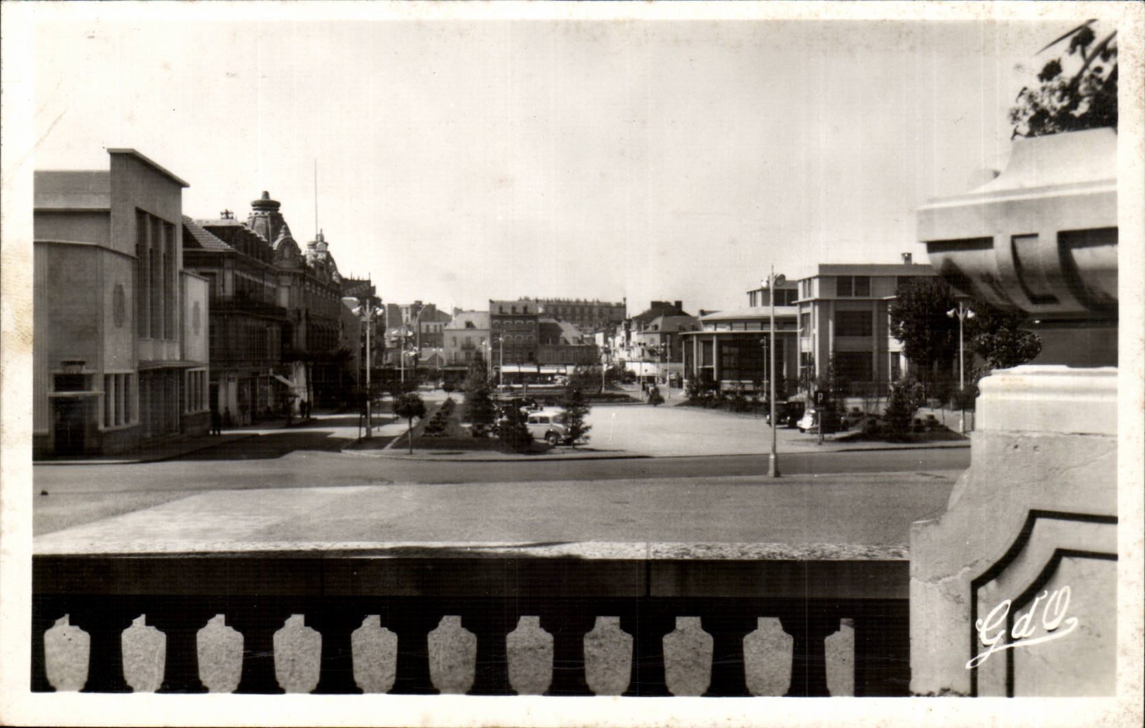Vichy CPA Place de la Republique