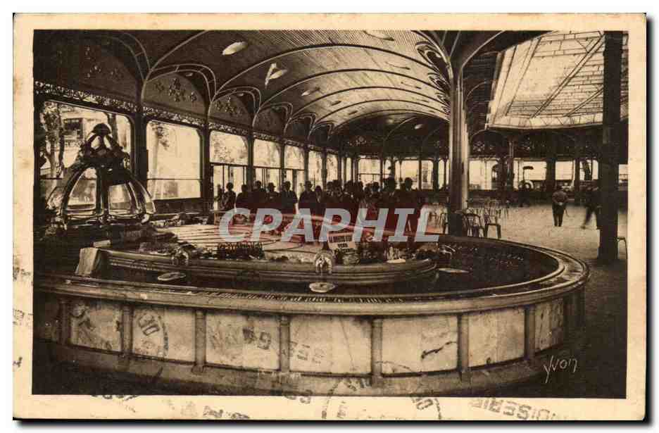 Vichy CPA la source Chomel