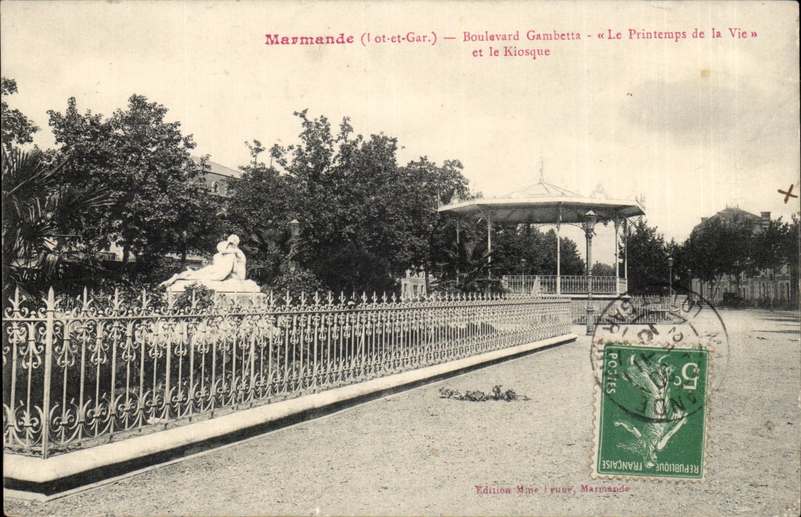 Marmande CPA Boulevard Gambetta Le printemps de la vie et le kiosque