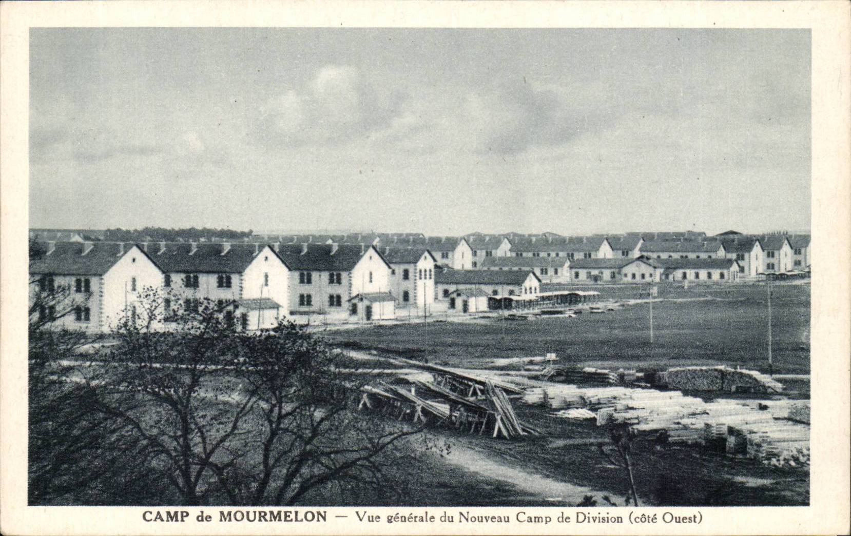 CAmp de Mourmelon CPA Vue generale du nouveau camp de division (cote ouest)
