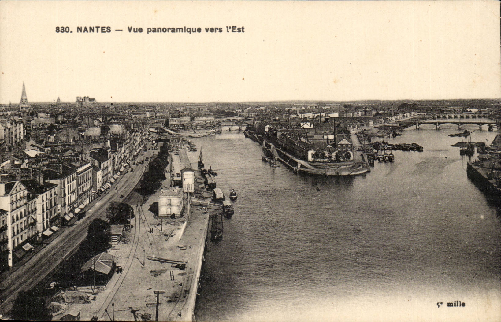 Nantes CPA Vue panoramique vers l'est
