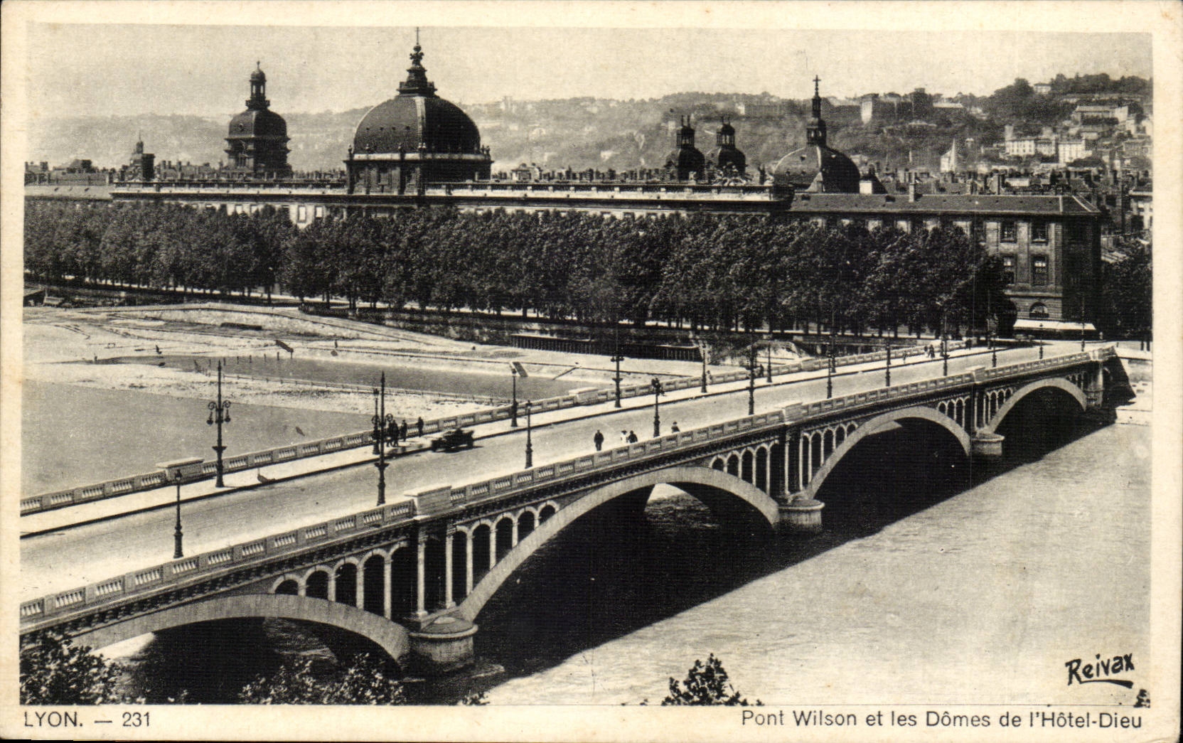 Lyon — Pont Wilson et les Dômes de l'Hôtel-Dieu — Reivax, n° 231