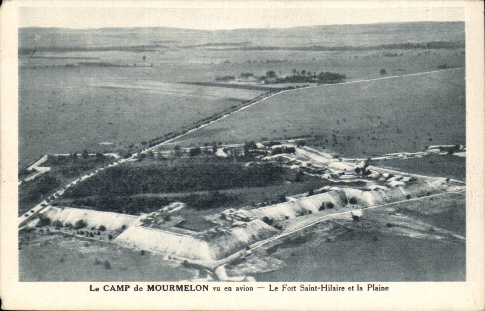 Camp de Mourmelon vue en avion CPA Le fort Saint Hilaire et la plaine