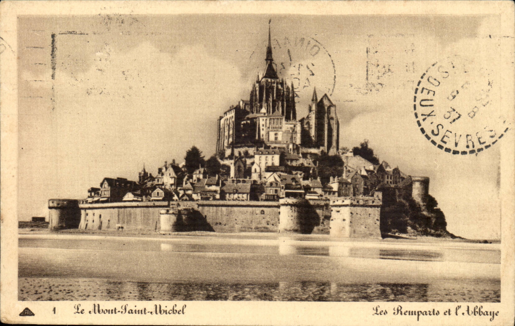 Mont Saint Michel CPA Les remparts et l'abbaye
