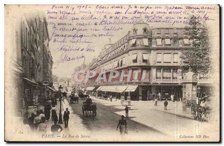 PARIS — La Rue de Sèvres — Collections ND Phot