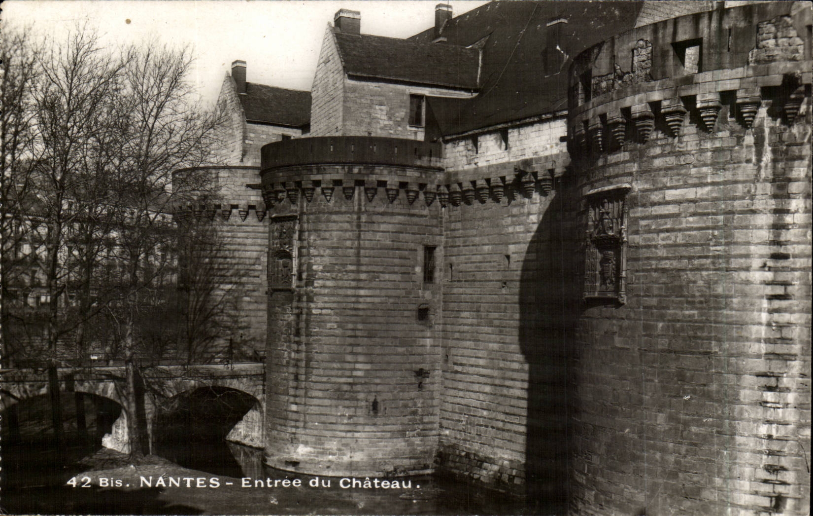 Nantes CPA Entree du chateau