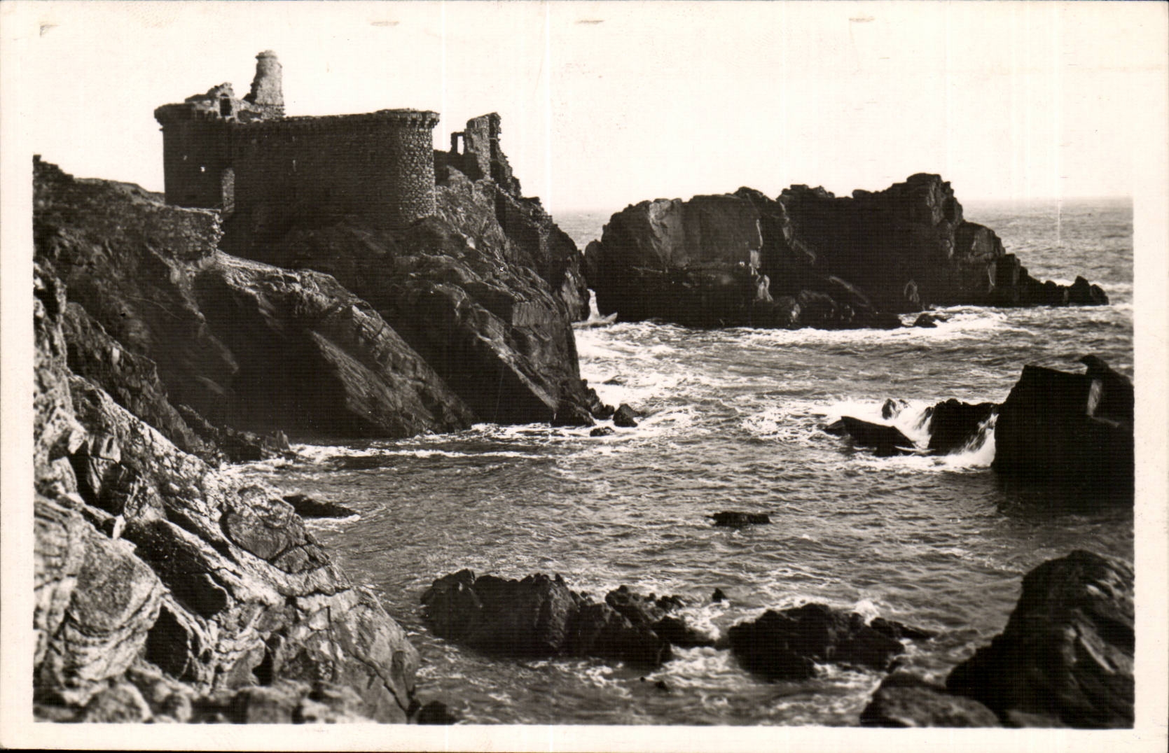 Ile d'Yeu CPM Vendee le vieux chateau