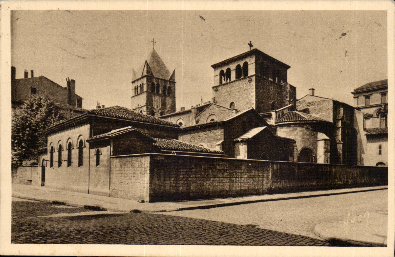 Église Saint-Martin d'Almey — Lyon — Éditions Art-von