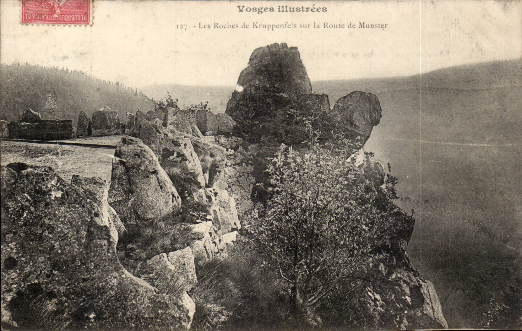 Vosges CPA Les roches de Kruppenfels sur a route de Munster