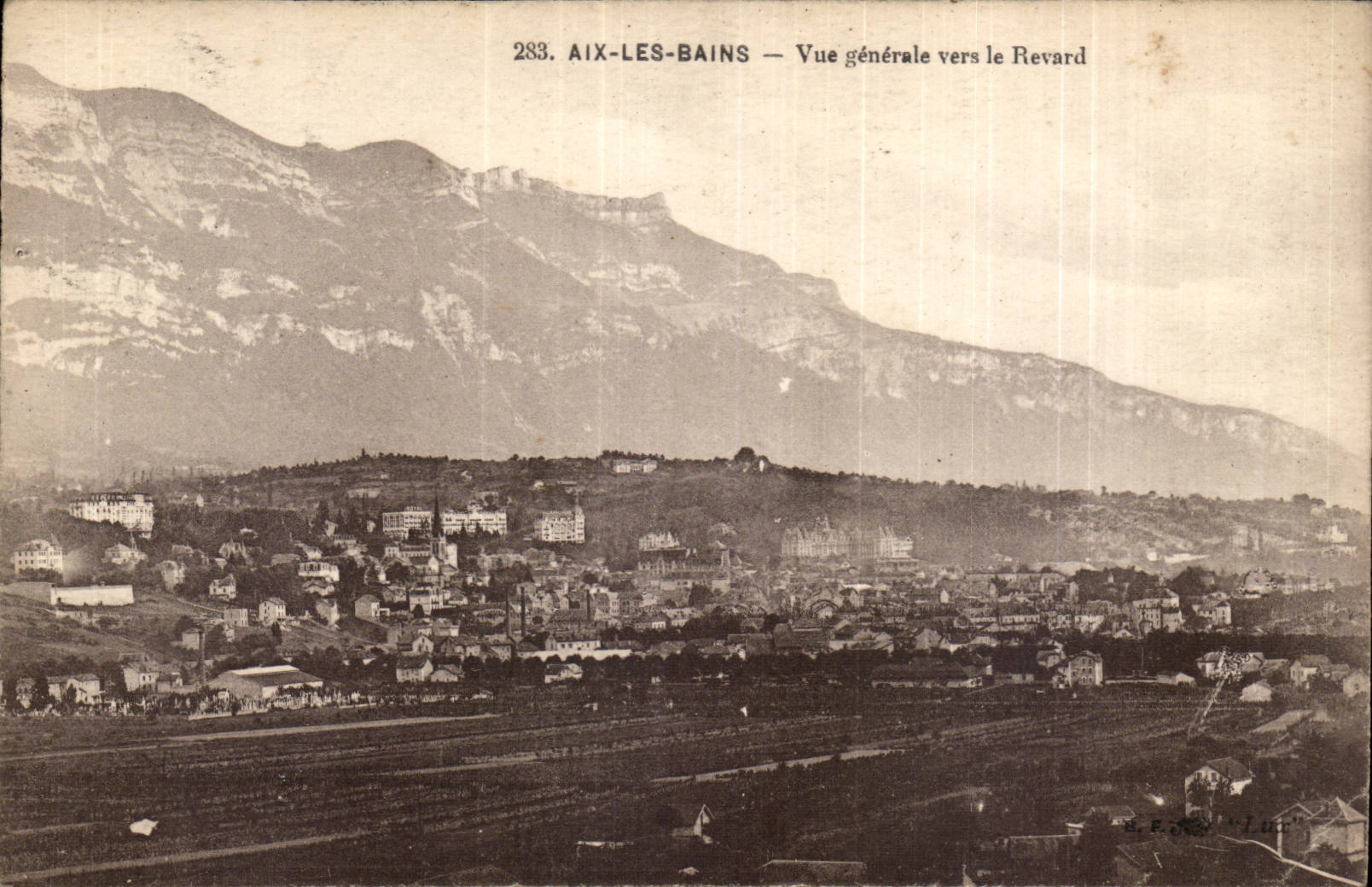 Aix les Bains CPA Vue generale vers le Revard