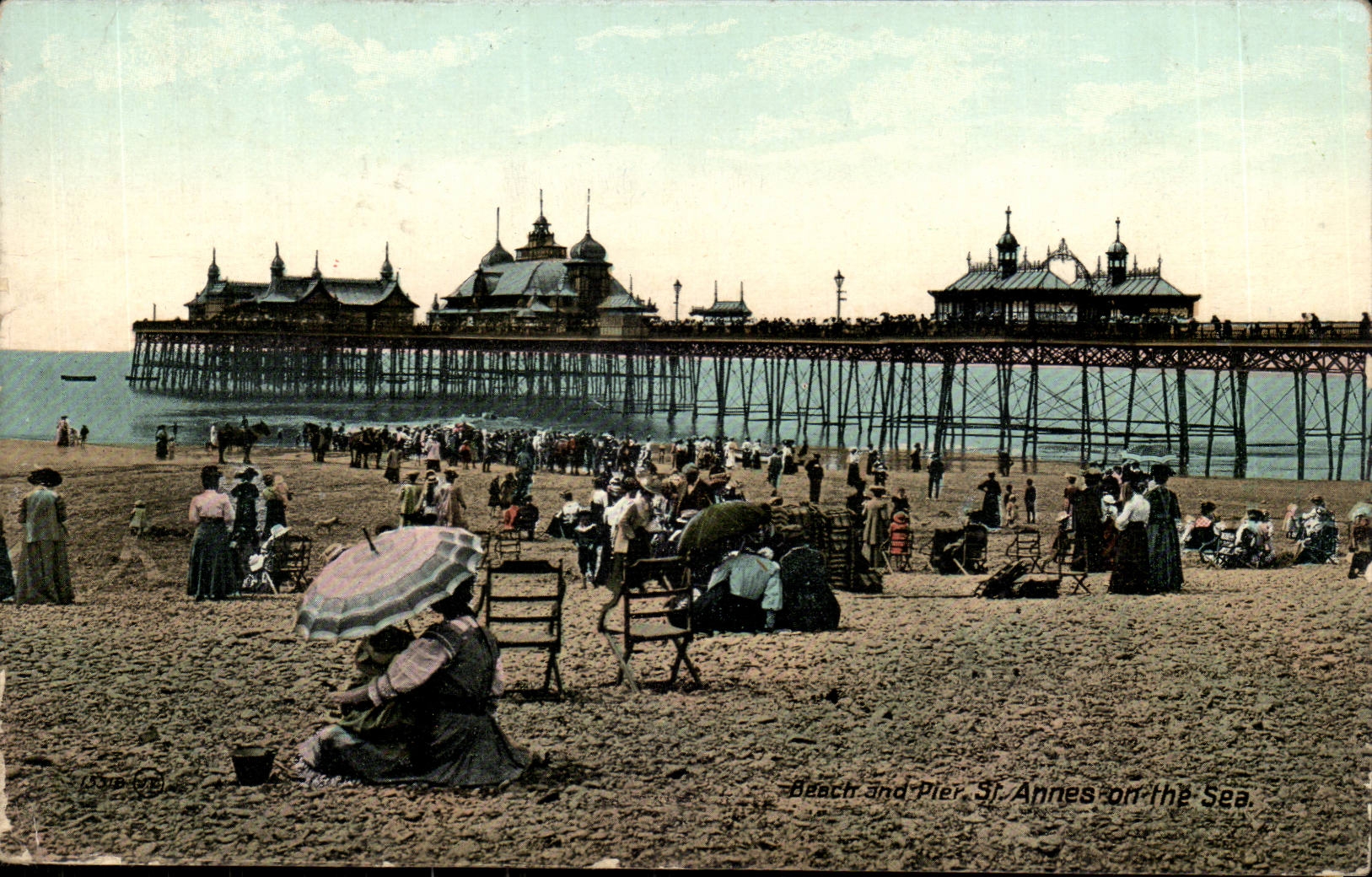 Grande Bretagne CPA Beach and pier St Annes on the sea