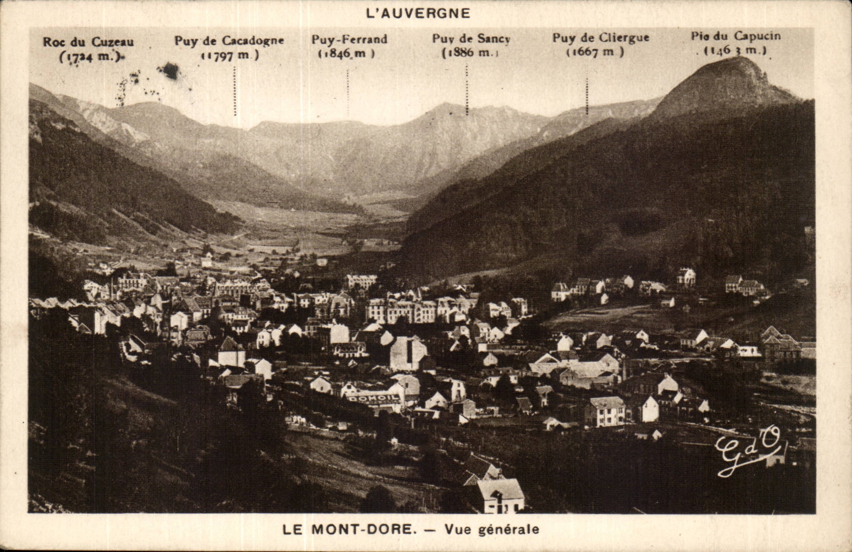Le Mont Dore CPA Vue generale