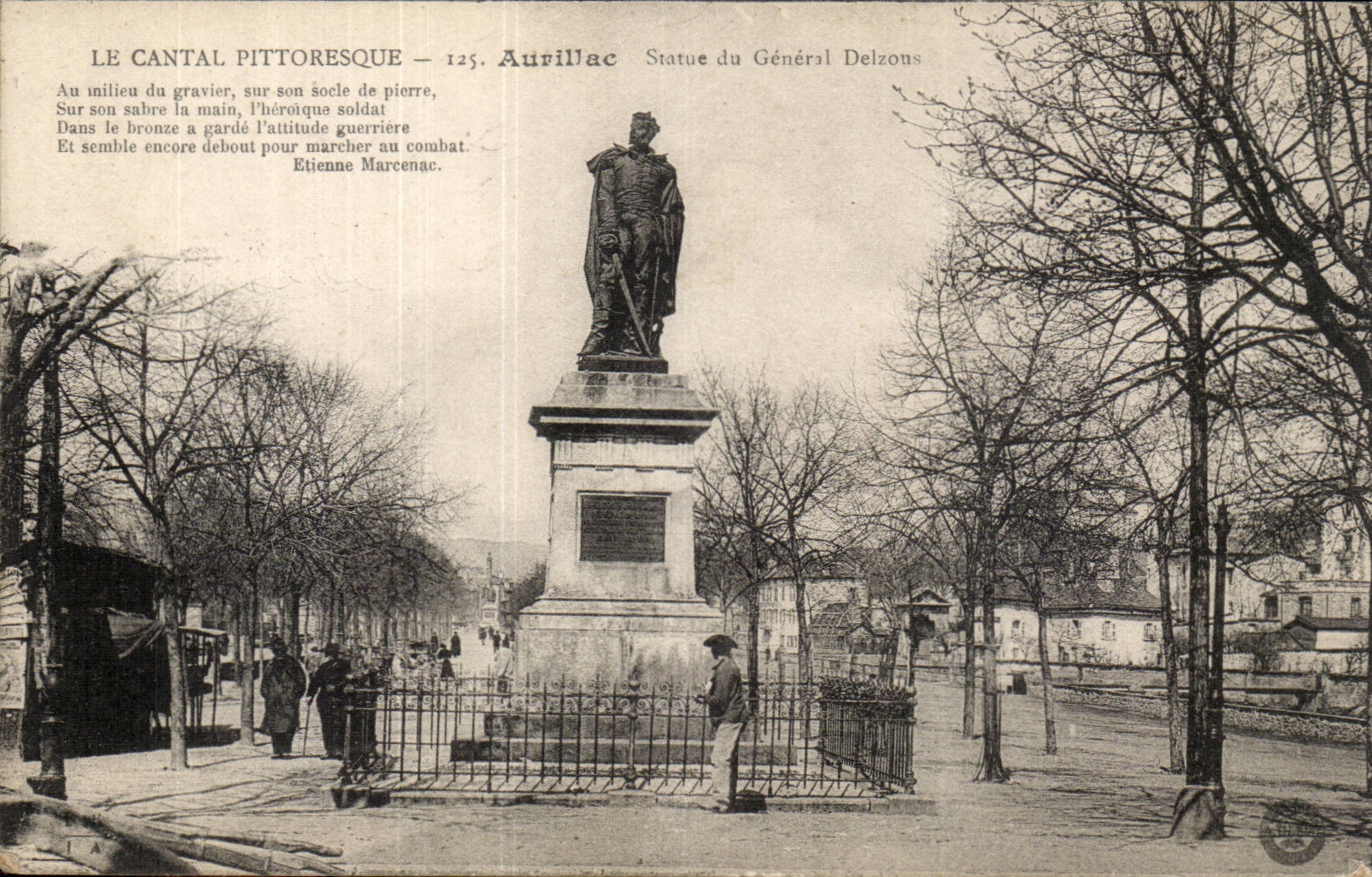 CAntal CPA Aurillac Statue du general Delzons
